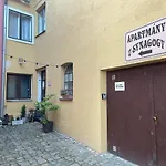 U Synagogy Апартаменты Тршебич